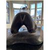 Image 5 : Heavy Signed Vintage Black Stone Polar Bear Inuit Carving