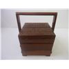 Image 4 : Vintage Sewing Basket
