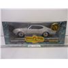 1:18 American Muscle 1968 Oldsmobile 4-4-2 W-30