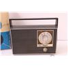 Image 2 : Vintage Philips AM Portable Radio (Model RL 181) w/ Original Box