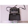 Image 1 : Vintage Polaroid Camera