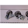 Image 2 : (4) Castors