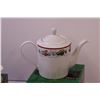 Image 2 : Matching Christmas Teapot and Gravy Boat