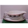 Image 4 : Matching Christmas Teapot and Gravy Boat