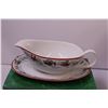 Image 5 : Matching Christmas Teapot and Gravy Boat
