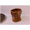 Image 3 : Elephant Vase + Decorative Plate