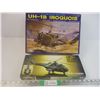Image 1 : 1:35 UH-1B Iroquois U.S. Army and I-50 SA 330 Puma Helicopter