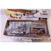 Image 2 : Monogram Model Ford Tri-Motor Historic Airplane (NIB)