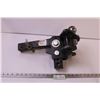 Image 1 : 6-Hole 10” Adjustable Hitch