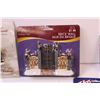 Image 8 : (16) Christmas Village Accessories (New Old Stock)