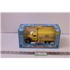 Image 1 : 1942 Chevrolet Limited Edition Home Hardware 1 1/2 Ton Truck 1:25 Scale Die Cast Coin Bank