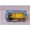 Image 2 : 1942 Chevrolet Limited Edition Home Hardware 1 1/2 Ton Truck 1:25 Scale Die Cast Coin Bank