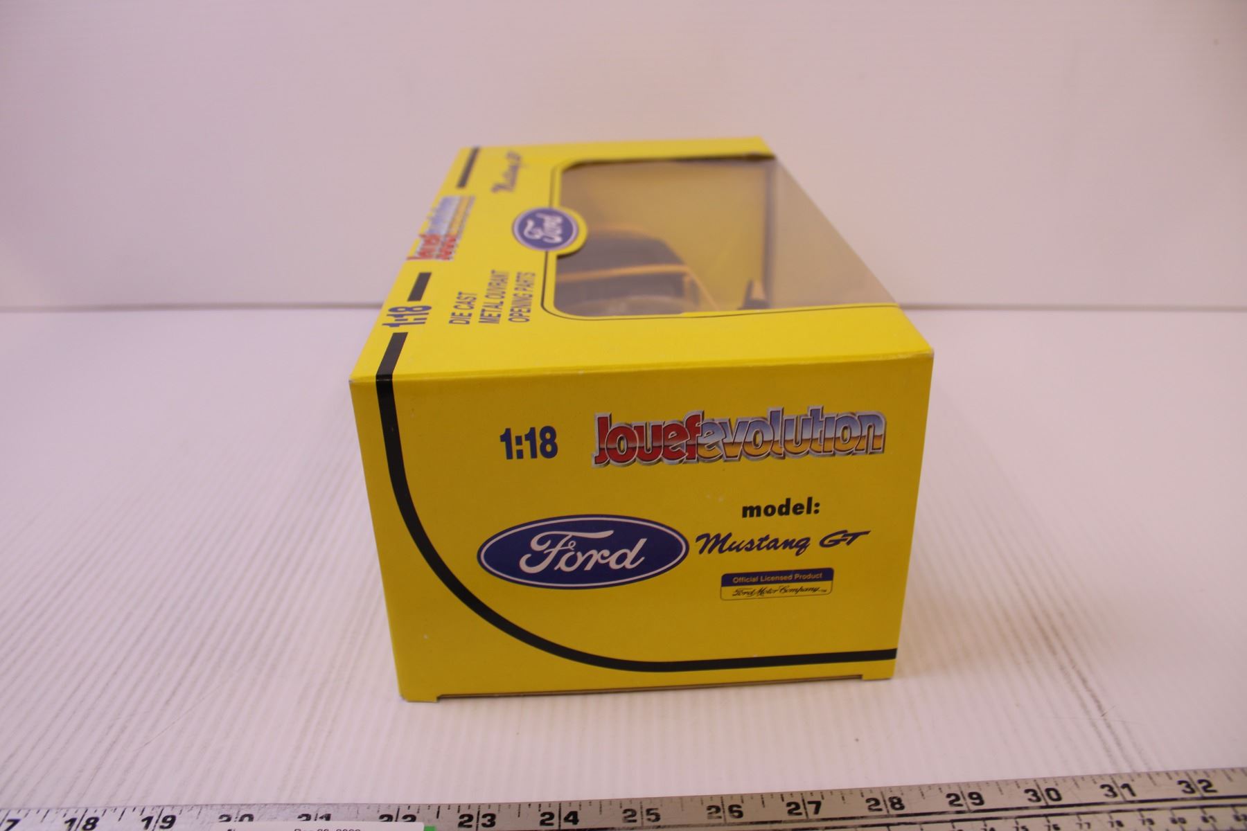FORD MUSTANG GT Jaune JOUEF EVOLUTION 1:18 de reference FORD MUSTANG GT Jaune JOUEF EVOLUTION 1:18 de reference