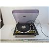 Image 1 : Quanta 999 Turntable (powers up)