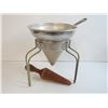 Image 2 : Wear-Ever Tripod Strainer Cone Sieve - Wood Pestle