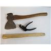 Image 4 : Hatchet - Hammer Handle - Punch?