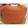 Image 2 : (2) 5 Gallon Gas Cans
