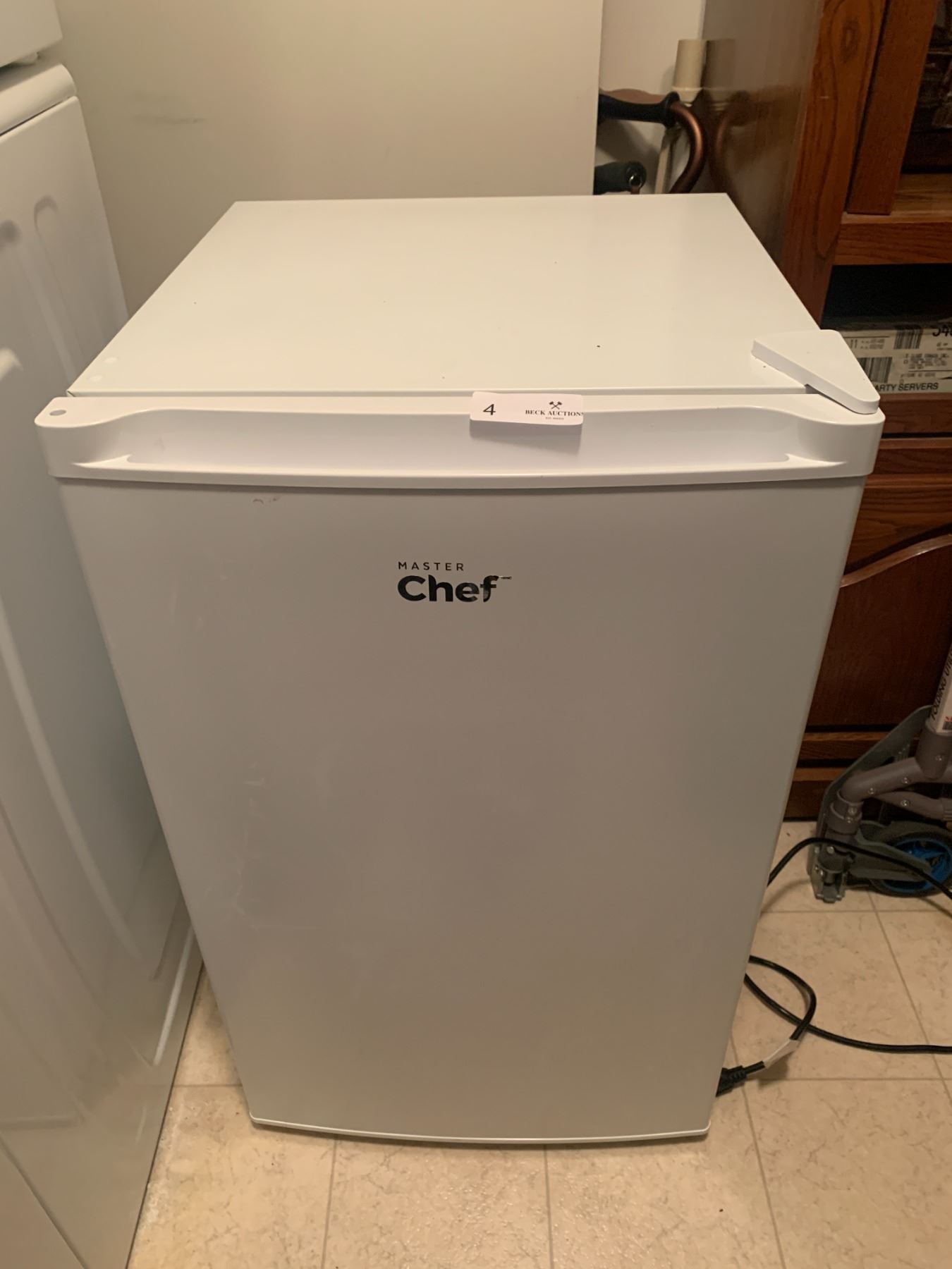 Masterchef Mini Freezer Master Chef Mini Fridge (Model 043-2352-8) - Beck Auctions Inc.