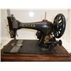 Image 3 : Singer "Tombstone" sewing machine, nice condition