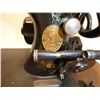 Image 4 : Singer "Tombstone" sewing machine, nice condition