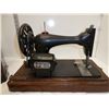 Image 6 : Singer "Tombstone" sewing machine, nice condition