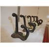 Image 2 : 7x old metal clothes hooks