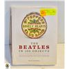 Image 1 : THE BEATLES IN 100 OBJECTS BOOK