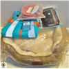 Image 1 : LOT OF REPACKED DOG BED & RECOVERY SUIT