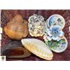 Image 1 : WICKER BASKET OF TRINKET BOXES/ SEASHELLS &