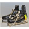 Image 1 : VINTAGE BOBBY HULL 8.5 ICE SKATES-ESTATE