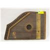 Image 1 : ANTIQUE 1930'S ZITHER - IS CRACKED