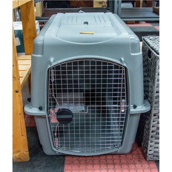LARGE PET KENNEL HARD SHELL