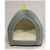 Image 1 : NEWLY BUILT BEDSURE COMFY PET HUT