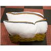 Image 1 : SET OF 2 HOTEL COLLECTION KING SIZE PRIDE PILLOWS
