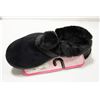 Image 1 : PRETTY YOU LONDON BLACK PLUSH SLIPPERS SIZE SMALL