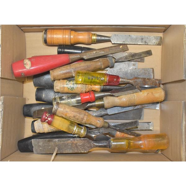 LOT OF VARIOUS CHISELS