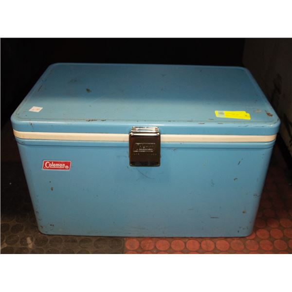 VINTAGE COLEMAN CAMP COOLER