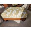 Image 1 : Tommy Bahama FootStool WIcker 31L x 16H