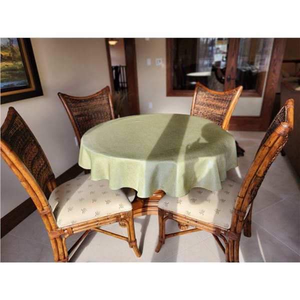 Tommy Bahama Dining Set With 4 Chairs Wicker Table Cloth & 4 Napkins 42" x 31H