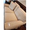 Image 2 : Lexington Upholstery Love Seat 61L x 35D x 36H