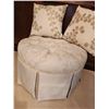 Image 1 : Luxury Stool with 2 Throw Pillows 30L x 19H
