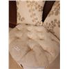 Image 2 : Luxury Stool with 2 Throw Pillows 30L x 19H