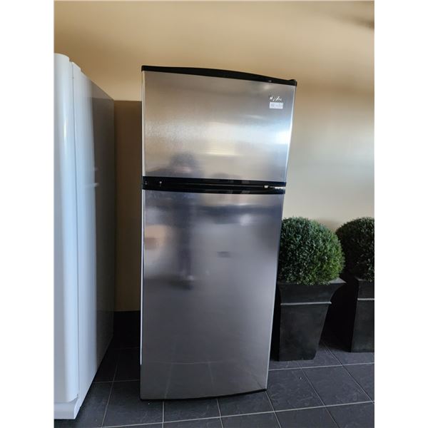 Stainless Steel Whirlpool Refrigerator W8RXCGFXS02 Ice Maker 28W x 28.5D x 67.5H