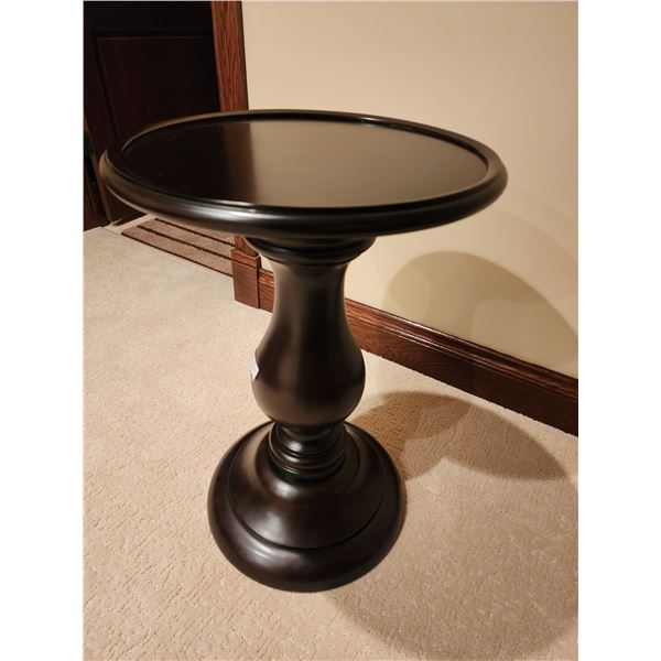Round Side Table 27H x 18W