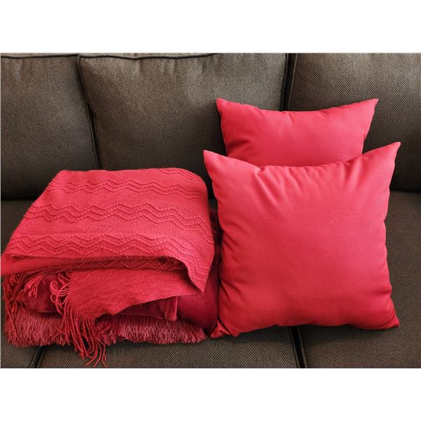 Throw Pillows & Blankets Beck Auctions Inc.