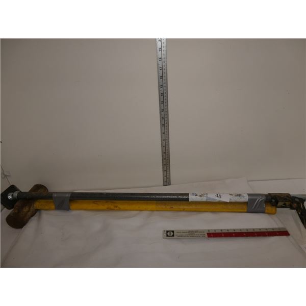 sledge hammer / Wall Brace