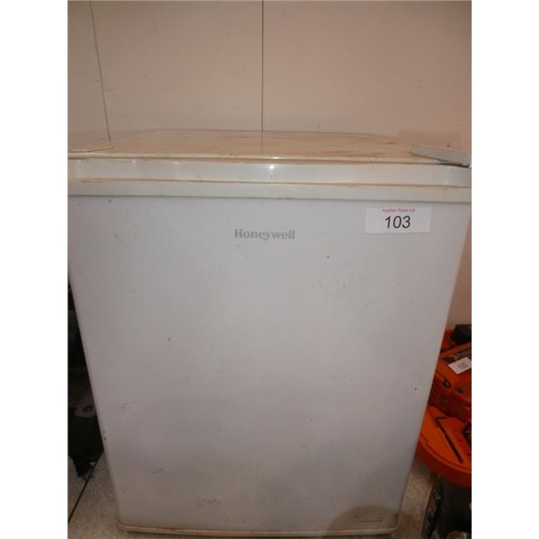Honeywell mini fridge works