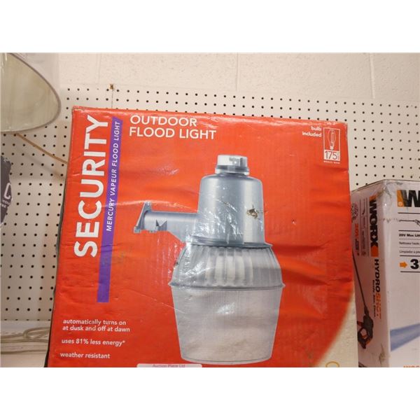 New Dust To Dawn outdoor flood light