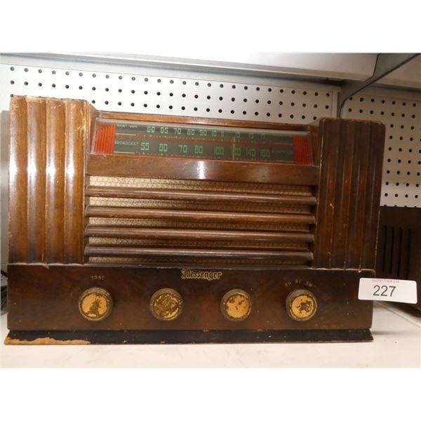 Messenger vintage radio
