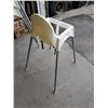 Image 3 : Lot of 4 plastic high chairs